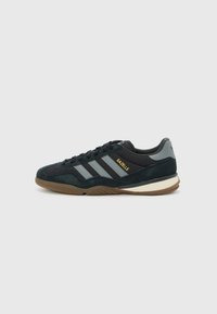 adidas Originals GAZELLE SALA UNISEX - Tenisky - core black/grey three/gum