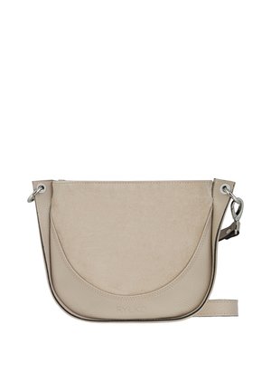 Beżowa skórzana torba na ramię z zaokrągloną przednią kieszenią, srebrnymi okuciami i regulowanym paskiem.