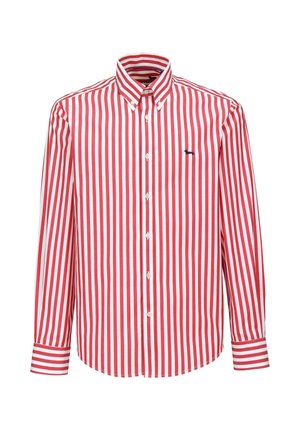 Rood-wit gestreept shirt met een button-down kraag, voorzien van lange mouwen, een afgeronde zoom en een marineblauw logo op de borst.