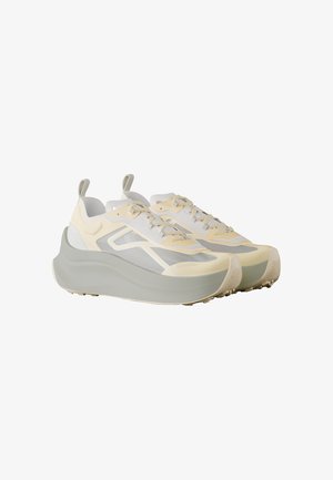 Calvin Klein - Sneakersy niskie