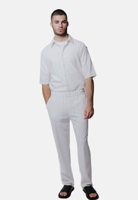 Justin Cassin ABADE  - Broek - white