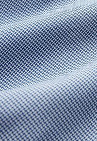 Next TEXTURED TRIMMED REGULAR FIT SINGLE CUFF - Skjorta - navy blue