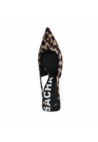 Leopard print high-heeled shoe with a pointed toe, open side design, and a black logo-printed insole. Soft fabric and textured finish.