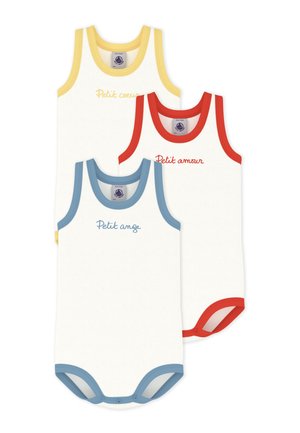 Tre body senza maniche bianchi per neonato con bordi colorati e testo in francese: giallo "Petit coeur," rosso "Petit amour," e blu "Petit ange."