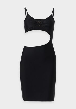 Robe moulante noire sans manches avec bretelles spaghetti et une grande découpe sur le côté droit sous la poitrine.
