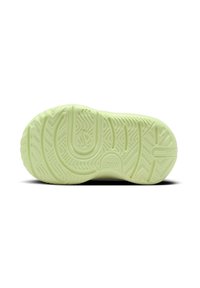 Nike Performance TEAM HUSTLE D 11 - Scarpe da basket - summit white/barely volt-coconut milk
