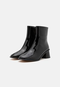 COACH GIGI BOOTIE - Botine clasice - black