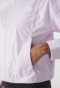 The North Face CROPPED QUEST JACKET - Hardshell bunda - icy lilac