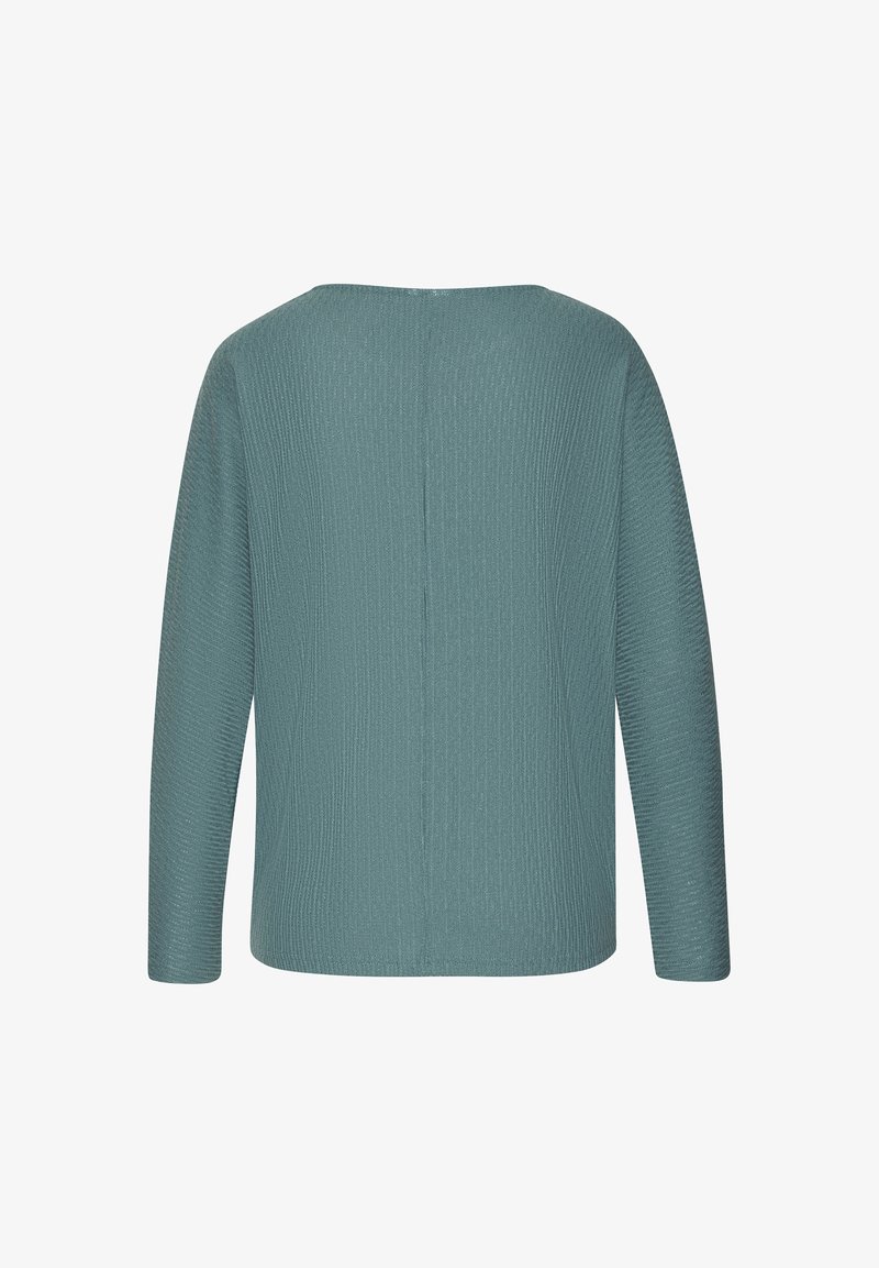 Türkiser langärmeliger Rippstrickpullover mit geradem Saum, von hinten vor einem weißen Hintergrund dargestellt.