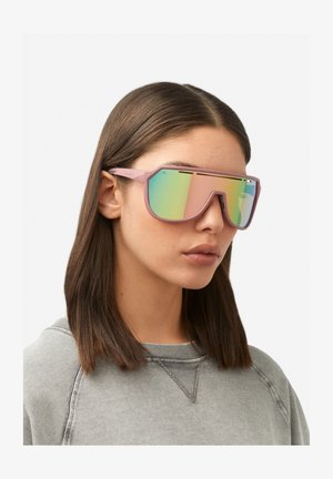 Pink oversized sunglasses with mirrored lenses. Angular design and lightweight frame, featuring ventilation slots on top and subtle branding.