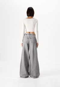 Vero Moda Tall VMANNET WIDE BELT - Platėjantys džinsai - medium grey denim