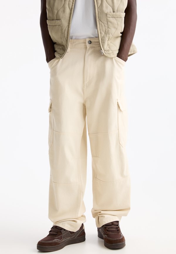 SEAMED - Cargohose - sand