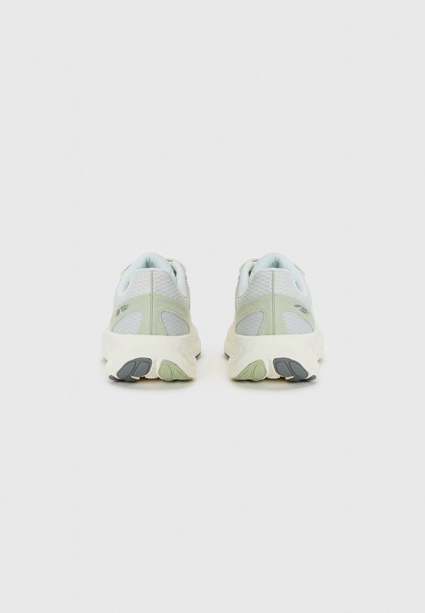 UTRN - Trainers - garter snake2