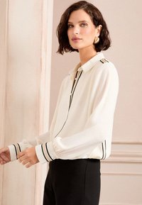 Love & Roses REGULAR FIT - DETAIL BUTTON THROUGH LONG SLEEVE  - Nööpidega pluus - cream