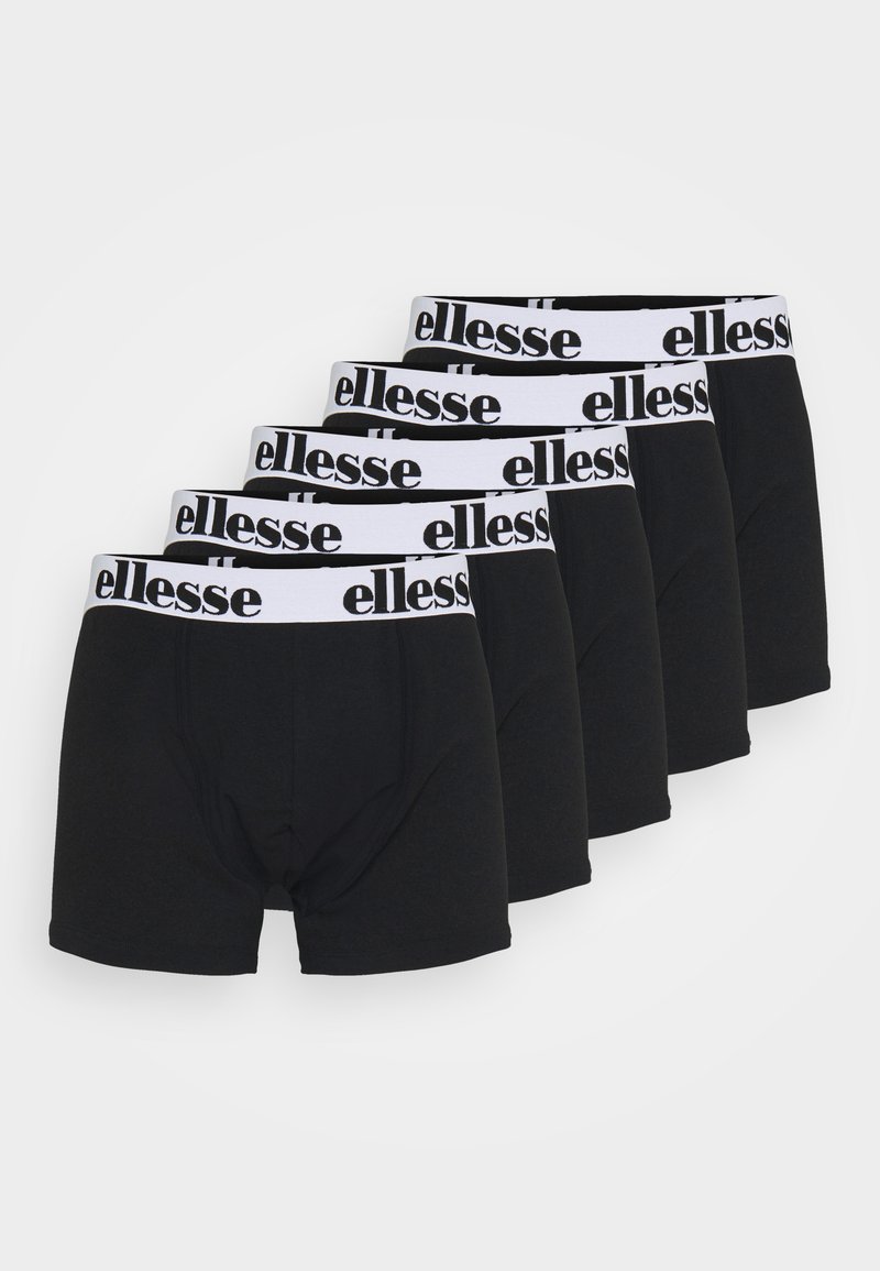 Svarta bomullsboxershorts med en vit elastisk midja som har varumärket "ellesse" i svart. Fem par ordnade i rad.
