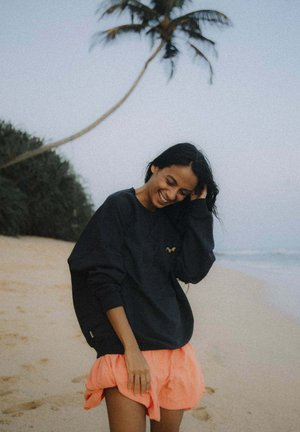 Surf Inc., - Bluza