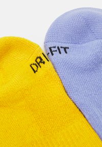 Nike Performance EVERYDAY PLUS CUSH CREW UNISEX 3 PACK - Meias desportivas - light thistleblack/yellow ochreblack/ironstone black