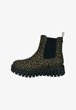 Leopardenmuster-Ankle-Boot mit einem schwarzen elastischen Seitenpaneel, strukturierter Oberfläche und klobiger schwarzer Sohle mit geriffeltem Design.