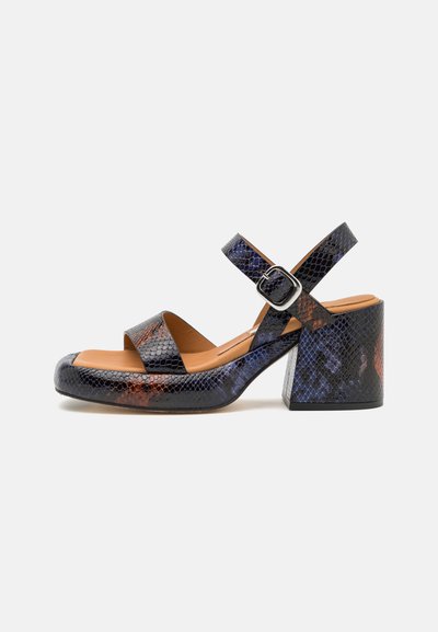 MIISTA BEVERLY SNAKE - Sandalen met plateauzool - hispania