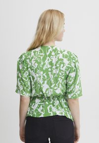 ICHI IHREGINE SS - Blůza - greenbriar