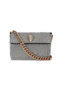 Sac à main orné de strass avec une base noire, une bandoulière en chaîne dorée et un accent décoratif de logo à main à l'avant. Forme rectangulaire.