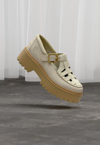 Unselected, light beige