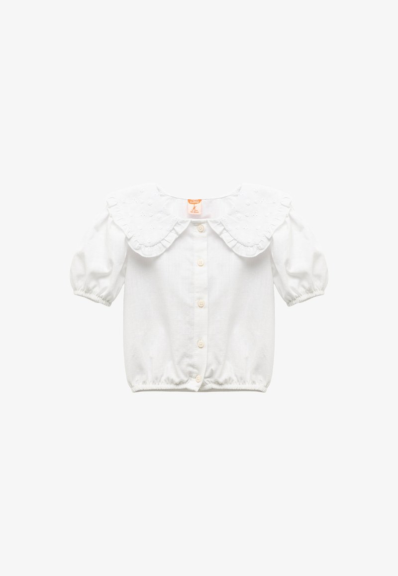 Witte blouse met korte mouwen en een grote decoratieve kraag, knoopsluiting aan de voorkant en een licht geraffineerde zoom. Geweven stof met een subtiel patroon.