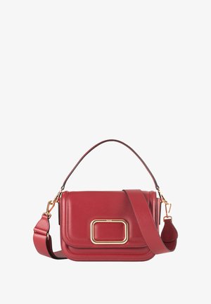 Rote Lederhandtasche mit rechteckigem Design, Hardware in Goldtönen, abnehmbarer Schulterriemen und Obergriff. Glatte Textur mit Akzentnähten.