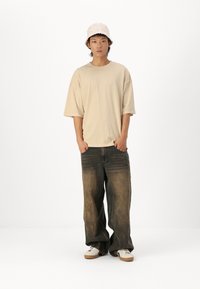 Jack & Jones JJECHARGE FADED TEE - T-shirts - humus