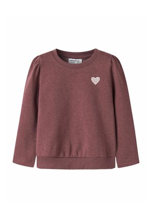 Pull à manches longues pour tout-petit couleur rose poussiéreuse avec encolure, poignets et ourlet côtelés, avec un petit cœur blanc sur la partie supérieure gauche de la poitrine.