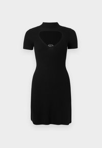 Rochie neagră cu dungi, guler înalt, mâneci scurte și decupaj în formă de inimă la piept, cu un accent argintiu.