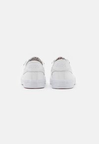 Warrior Shanghai DIME UNISEX - Sapatilhas - all white