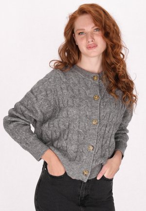 Grauer Strick-Cardigan aus weichem Material, mit Knöpfen auf der Vorderseite, gerippten Bündchen und einem verkürzten Saum.