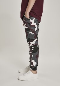 Urban Classics Kapsáče - wood camo