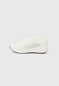 DOWNSHIFTER 13 - Tenisice za cestovno trčanje - sail/silver-coloured photon dust/summit white/barely volt/black