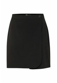 Zwarte rok met een wikkeldesign, voorzien van een gladde textuur, een knoopsluiting aan de linkerkant en een minimalistische stijl met strakke lijnen.