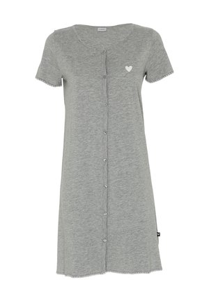 Camicia da notte grigia a maniche corte con bottoni, piccolo cuore bianco sul petto sinistro e bordi smerlati su maniche e orlo.