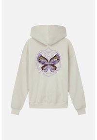 Lichtbeige hoodie met een grote paarse en meerkleurige vlinder borduursel op de rug binnen een schildomtrek.