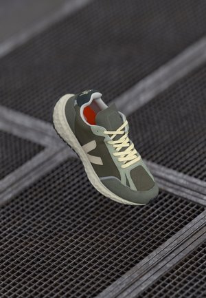 CONDOR ROYALE - Zapatillas - kaki/pierre