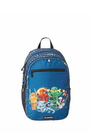Blauer LEGO Ninjago Rucksack mit fünf Ninja-Figuren und einem Drachen, mit gemusterten Reißverschlüssen und seitlichen Netztaschen.