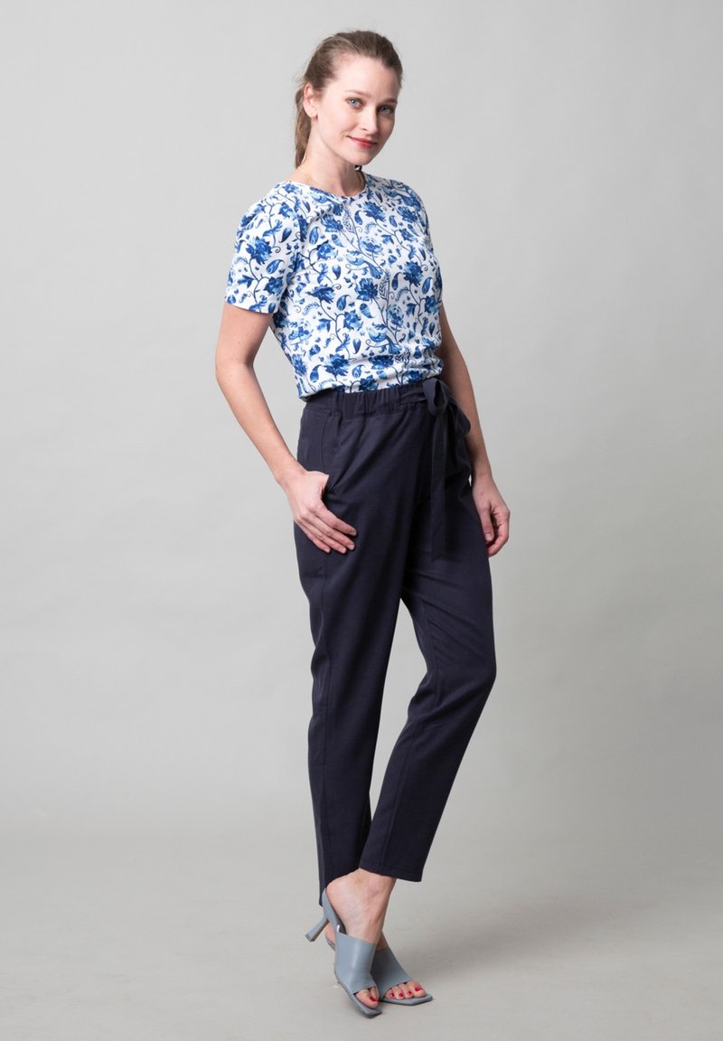 Damen T-Shirts | Marjolein Elisabeth MARA T-Shirt print blauw wit/royal - PV28351 Damen T-Shirts | Marjolein Elisabeth MARA T-Shirt print blauw wit/royal - PV28351