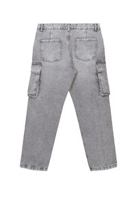 Pantaloni cargo in denim grigio con vestibilità rilassata, dotati di due tasche frontali, due tasche posteriori e tasche laterali. Design a gamba dritta.
