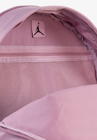 Jordan ALPHA BACKPACK - Dnevni ruksak - orchid