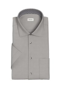Camicia grigia a maniche corte con colletto all'americana, caratterizzata da un motivo a quadretti all'interno del colletto e bottoni argentati. Include una tasca sulla manica.