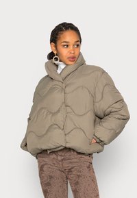 Weekday BRIGHT PUFFER JACKET - Casaco de inverno - grey/beige