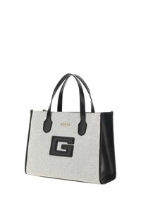 Borsa tote in tessuto grigio con dettagli in pelle nera. Presenta manici doppi, un prominente logo "G" nero e branding dorato sulla parte anteriore.