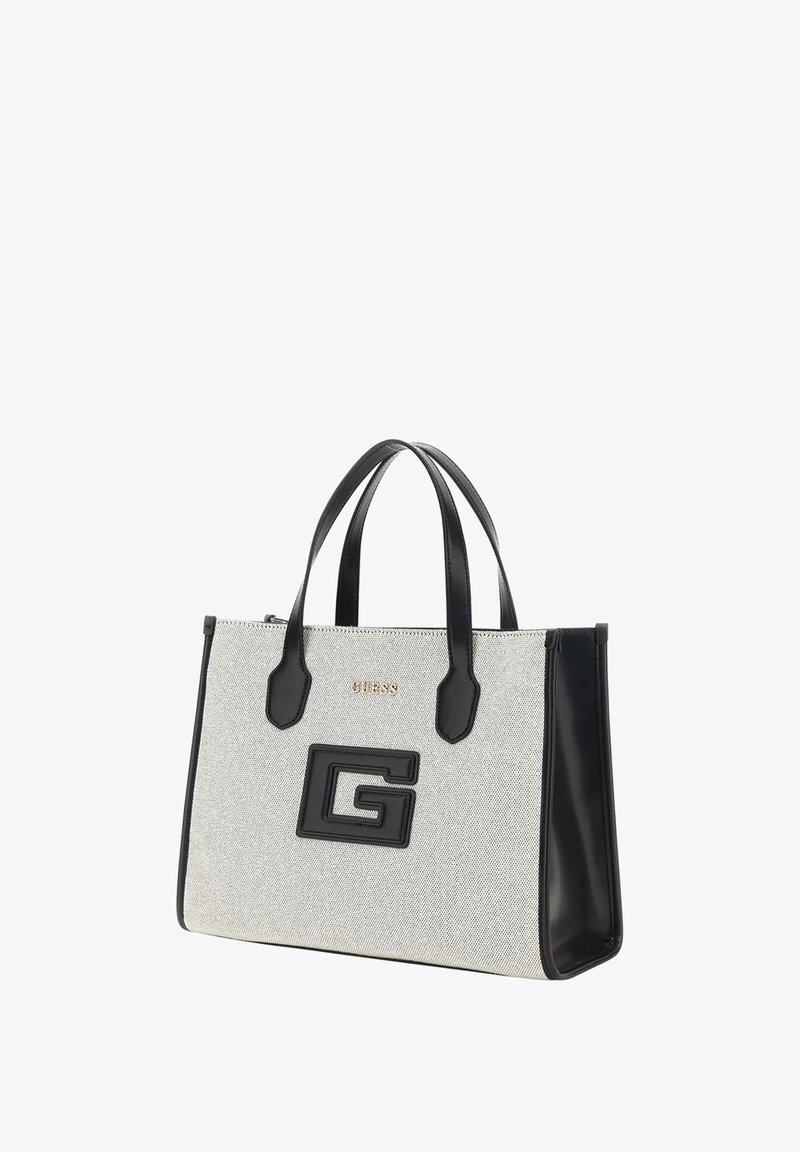 Borsa tote in tessuto grigio con dettagli in pelle nera. Presenta manici doppi, un prominente logo "G" nero e branding dorato sulla parte anteriore.