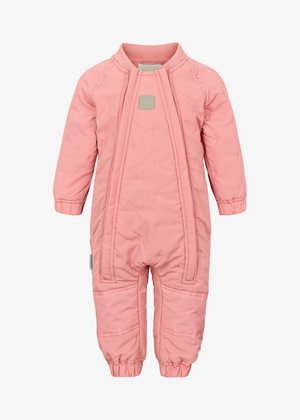 Ροζ επενδεδυμένη χειμερινή ολόσωμη φόρμα με μακριά μανίκια, ψηλό γιακά και ελαστικές μανσέτες. Διαθέτει υφή υφάσματος και διακριτές ραφές.