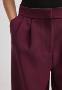 NA-KD Tygbyxor - maroon