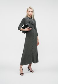 YAS YASSAVANNA LONG DRESS - Marškininė suknelė - black/silver coloured